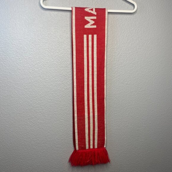 Manchester United Scarf - Picture 3 of 5